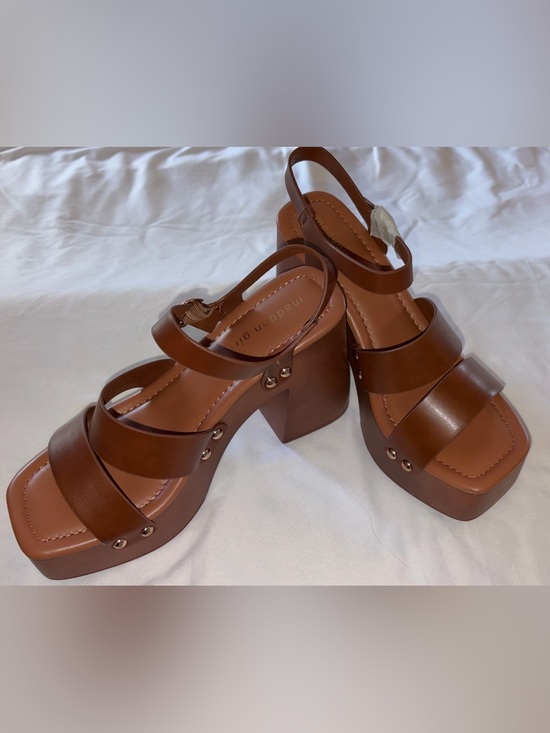 Madden Girl Shoes - NWT Madeen Girl Brown Platform Sandals with Block Heel- Size 9